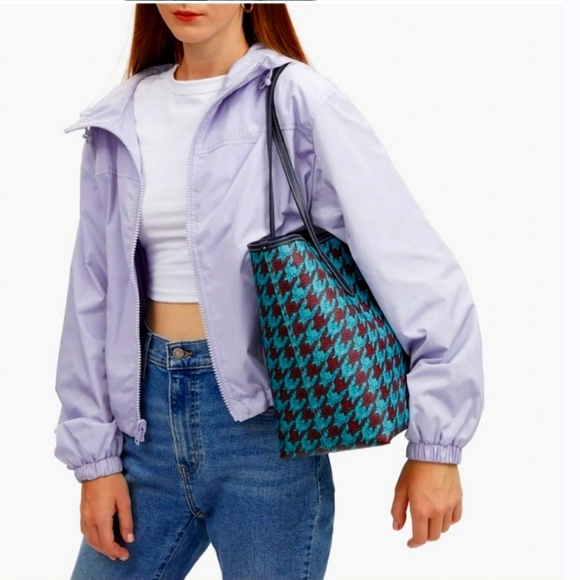 Coach Handbags - Coach City Tote With Hounds tooth Print NWT MSRP $398 ***